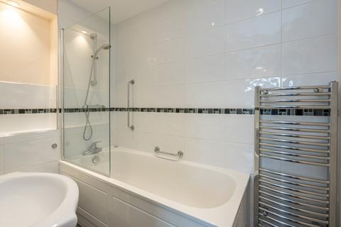 17 Brook Lane, Berkhamsted, HP4 1SX