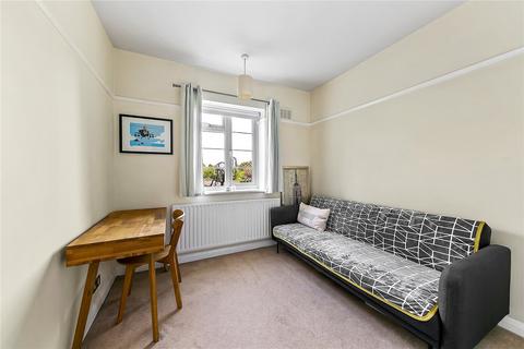 2 bedroom apartment for sale, Sheen Court, Richmond, TW10