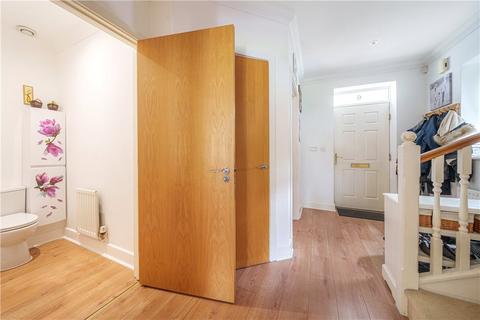 6 Rawlings Close, Beckenham, BR3 3GR