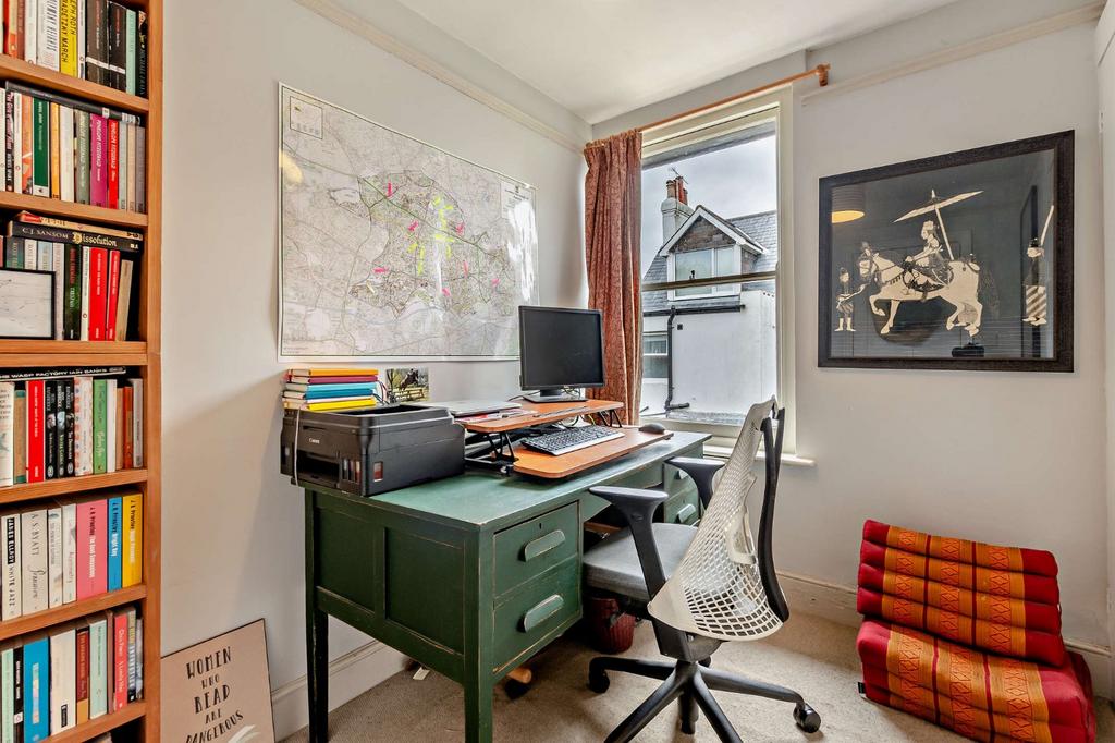 Bedroom 5/Study