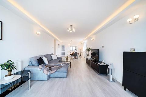 2 bedroom flat to rent, Lords View II,  St Johns Wood,  NW8