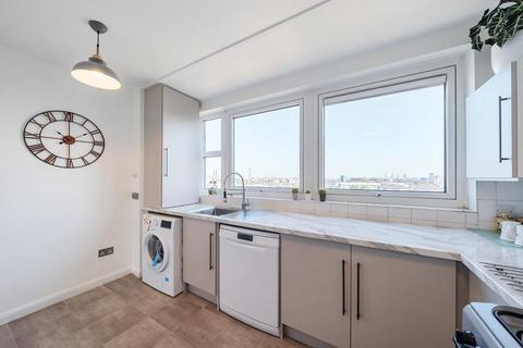 2 bedroom flat to rent, Lords View II,  St Johns Wood,  NW8