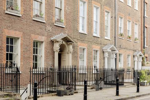 Flat 4, 14 Clapton Terrace, London, E5 9BW