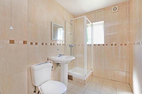 2 bedroom flat for sale, Farrow Lane, London