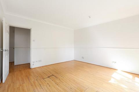 2 bedroom flat for sale, Farrow Lane, London