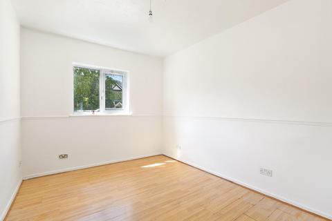 2 bedroom flat for sale, Farrow Lane, London