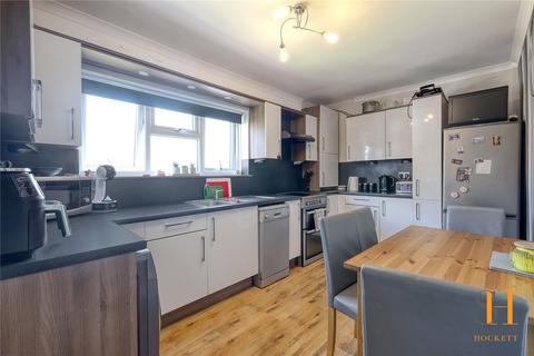 2 bedroom apartment for sale, Firbank Road, Romford, RM5