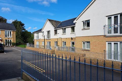 2 bedroom flat to rent, Folkestone Road, Dover, CT17