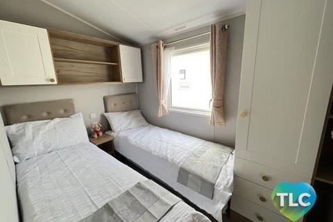 2 bedroom static caravan for sale, Dovercourt Holiday Park