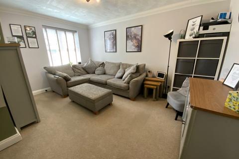 6 Cabot Close, Daventry, NN11 0TR