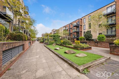 1 bedroom flat for sale, Lacey Drive, London HA8