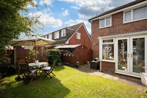 3 bedroom semi-detached house for sale, Shearwater Road, Offerton, Stockport SK2 5XB