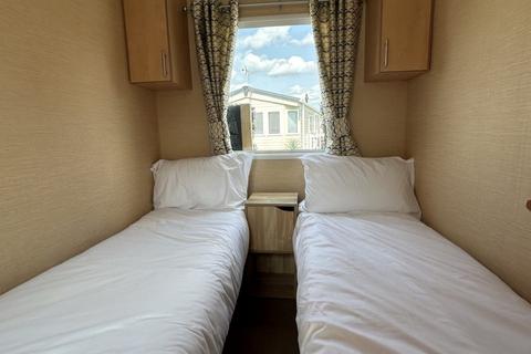 2 bedroom static caravan for sale, Felixstowe Beach Holiday Park