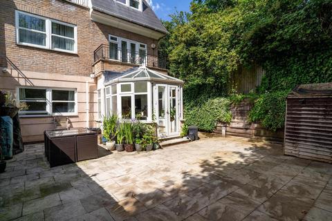 Flat 1, Glendower Lodge The Rise, London, NW7 2LL