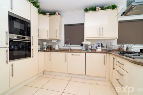 Flat 1, Glendower Lodge The Rise, London, NW7 2LL