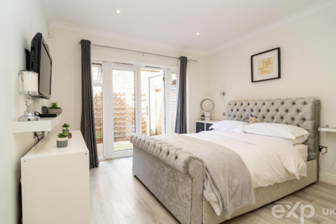 Flat 1, Glendower Lodge The Rise, London, NW7 2LL