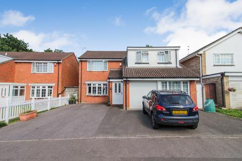 5 bedroom detached house for sale, Kenmara Close, Crawley, West Sussex. RH10 8AN