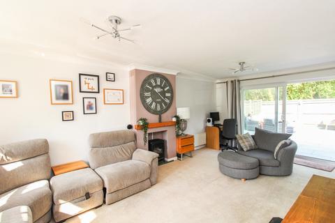 5 bedroom detached house for sale, Kenmara Close, Crawley, West Sussex. RH10 8AN