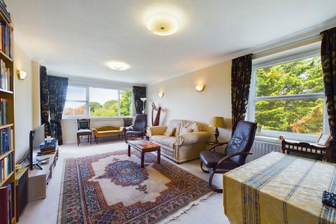 1 bedroom flat for sale, Wellington Court, Grand Avenue, Worthing, BN11