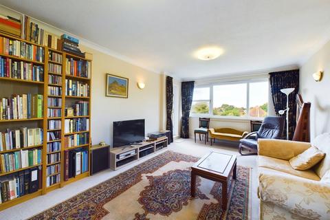 1 bedroom flat for sale, Wellington Court, Grand Avenue, Worthing, BN11