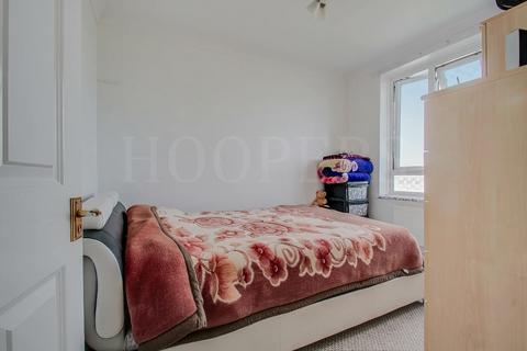 2 bedroom flat for sale, Crest Road, London, NW2