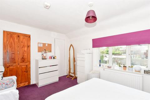 121 Hollow Lane, Dormansland, Lingfield, RH7 6NT