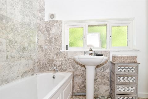 121 Hollow Lane, Dormansland, Lingfield, RH7 6NT