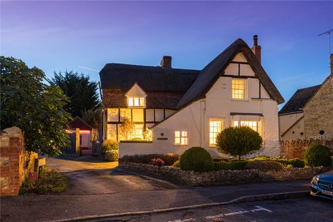 4 bedroom detached house for sale, High Street, Aylesbury HP18