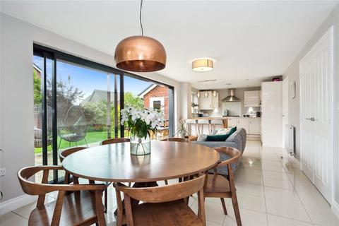 21 Bartone Place, Thame, OX9 3ED