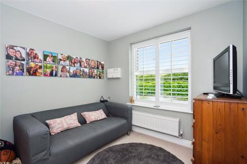 21 Bartone Place, Thame, OX9 3ED