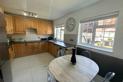 3 bedroom end of terrace house for sale, Garrick Close, Surrey TW18