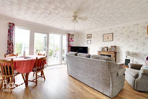 3 bedroom end of terrace house for sale, Bramley Way, Eastchurch