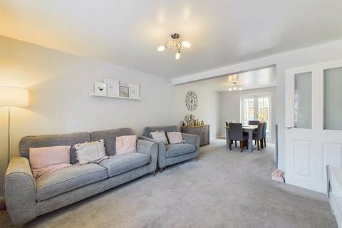 4 Bramhope Close, Worcester, WR4 0BG