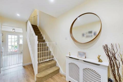 4 Bramhope Close, Worcester, WR4 0BG