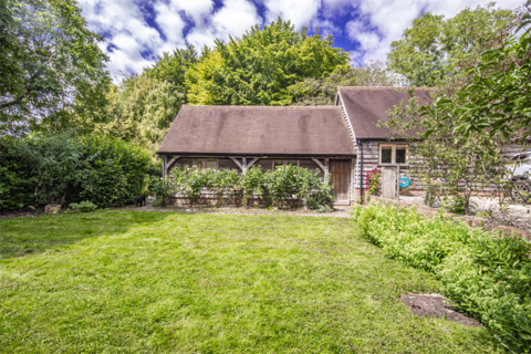 3 bedroom detached house to rent, Blenheim Barn, Ewelme, OX10