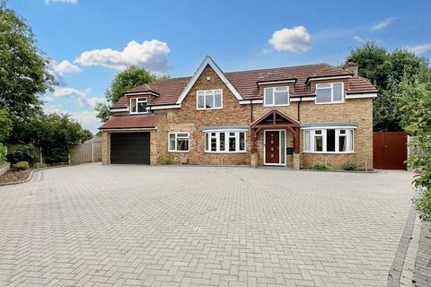 5 bedroom detached house for sale, Hallam Court, Billericay CM12