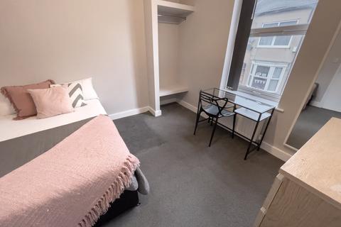 undefined, Holt Road, L7 2PR,
