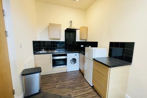 1 bedroom flat to rent, Low Street, Keighley, West Yorkshire, BD21