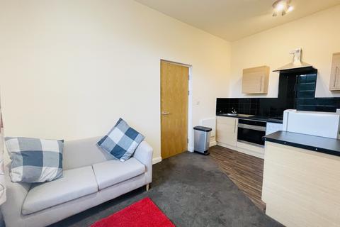 1 bedroom flat to rent, Low Street, Keighley, West Yorkshire, BD21