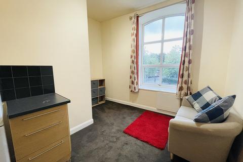 1 bedroom flat to rent, Low Street, Keighley, West Yorkshire, BD21