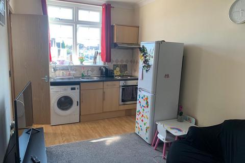 1 bedroom flat to rent, Bath Road, Hounslow TW5