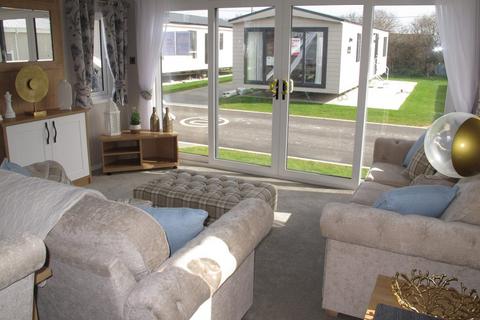 2 bedroom lodge for sale, Pevensey Bay Holiday Park