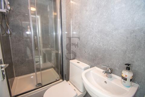 14a Roseway, Leicester, LE4 7GW