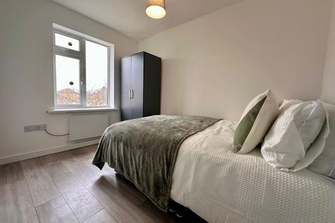 14a Roseway, Leicester, LE4 7GW