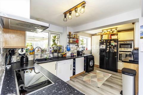 34 Berwick Way, Heysham, Morecambe, LA3 2UB