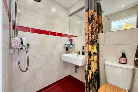 21 Blake Close, Torquay, TQ1 4UJ