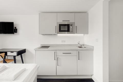 Studio to rent, Clanricarde Gardens, London W2