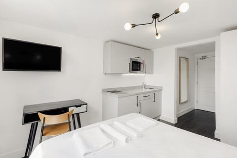 Studio to rent, Clanricarde Gardens, London W2