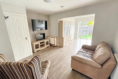 Flat 1b, 18 Myrtle Drive, Blackwater, Camberley, GU17 0JL