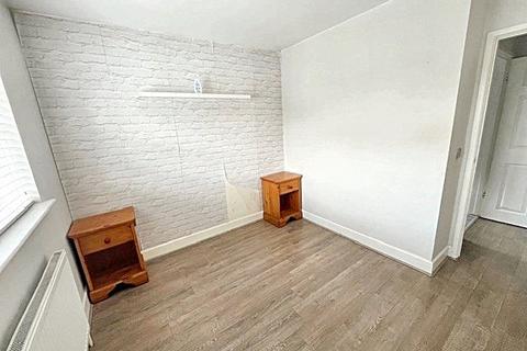 Flat 1b, 18 Myrtle Drive, Blackwater, Camberley, GU17 0JL